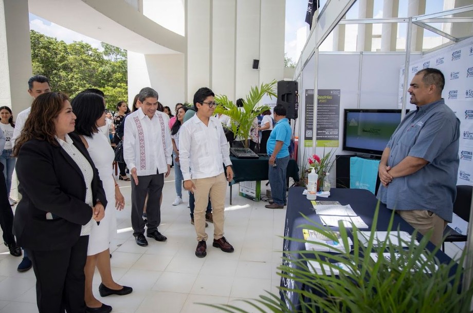 Reiteran en la Unicaribe, compromiso de formar profesionistas de alto nivel en Q. Roo