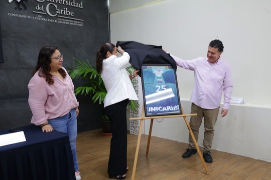 Presentan la nueva playera de la Unicaribe para grupos representativos deportivos y artístico-culturales